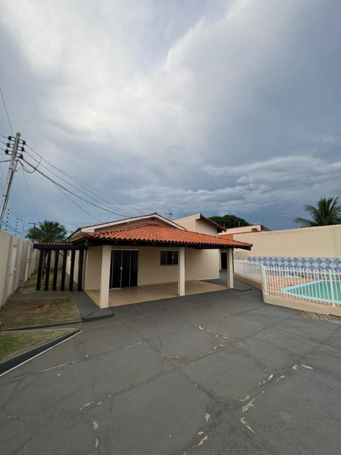 Casa à venda em Cohab Velha, Cáceres — Casa 3 quartos · Cohab Velha