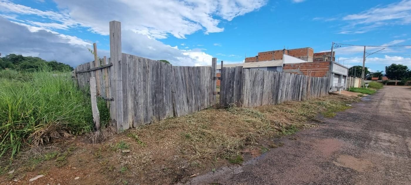Terreno à venda em Dner, Cáceres — Terreno 330 m² · Dner